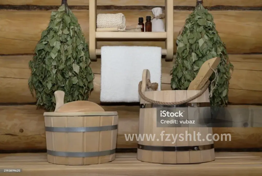 按摩师为顾客提供服务